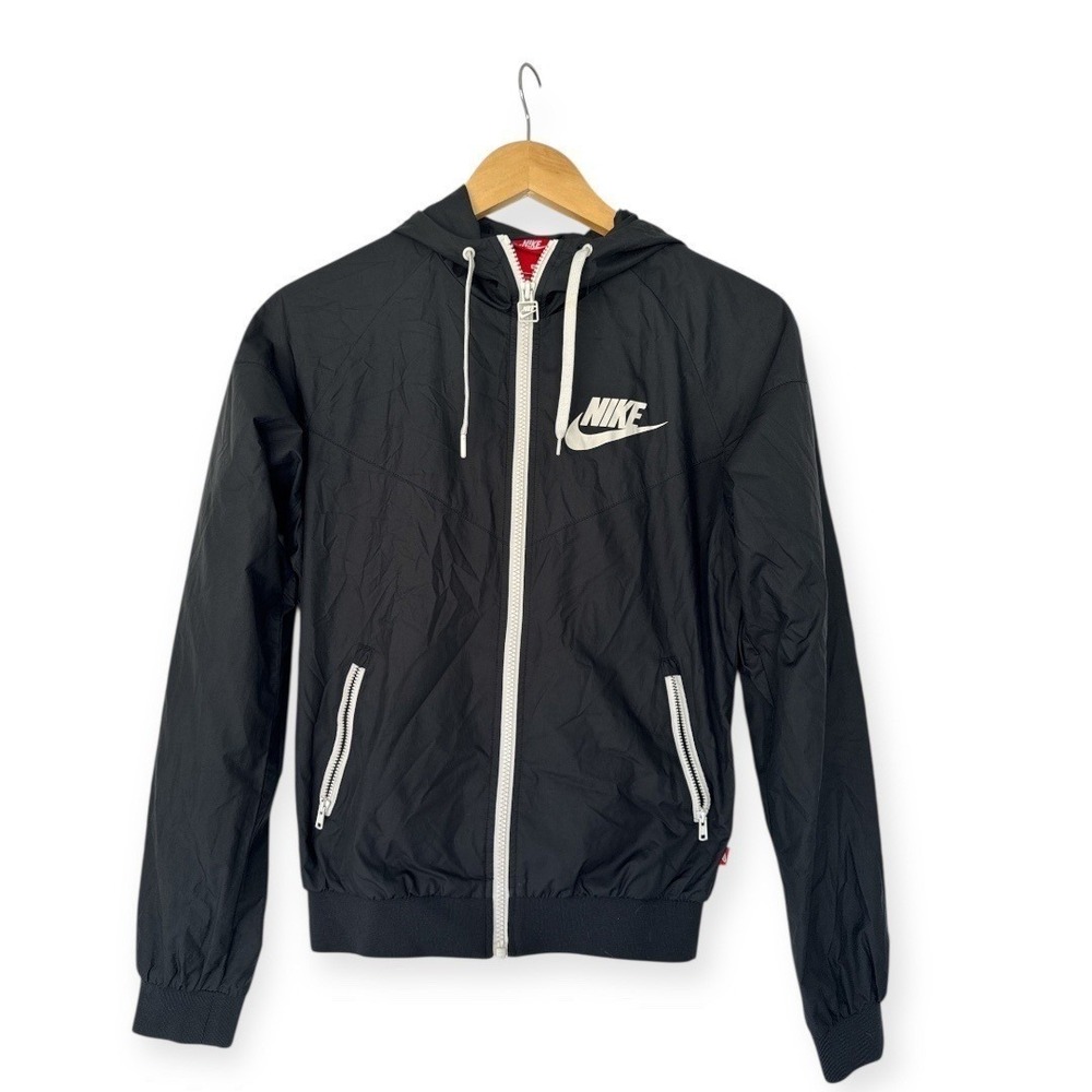 Nike Windrunner Jacket S Black White Chevron Hooded Windbreaker Athleisure‎